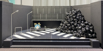 「私は怪獣 -ネオンキッズLive beat-」模型写真