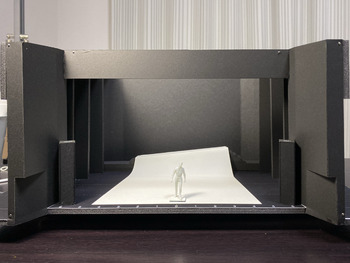 「ザ・ショルダーパッズ この身ひとつで」模型写真(幕なし)